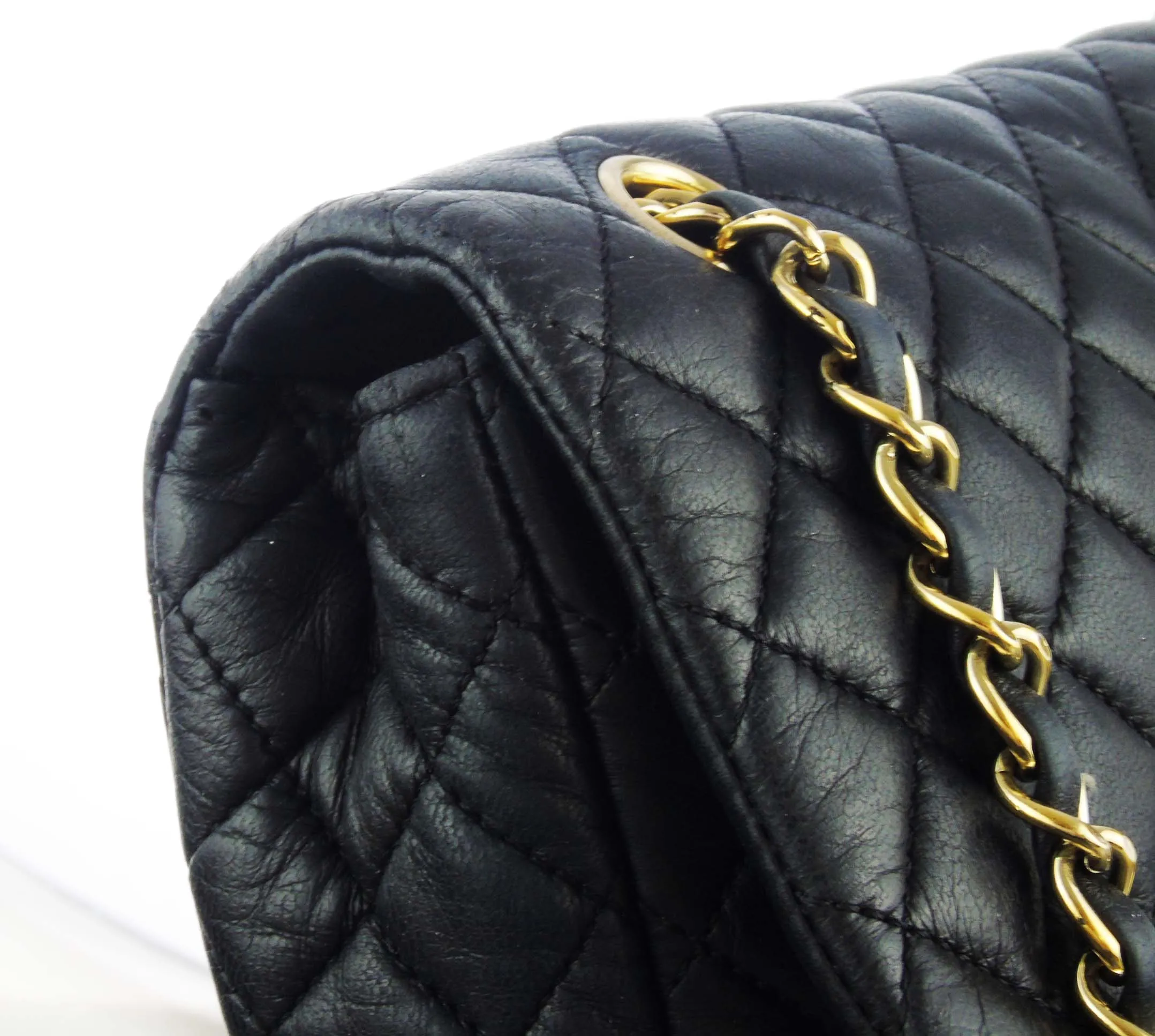 CHANEL classic black flap bag 'valentine charms'