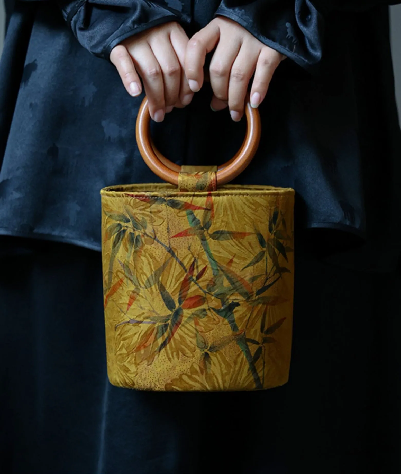 MOON gambiered canton gauze bucket bag