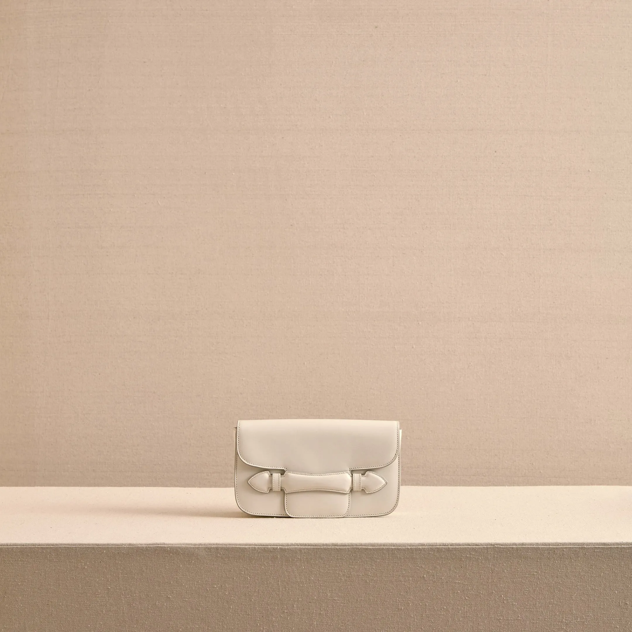 Romy Clutch in Ivory