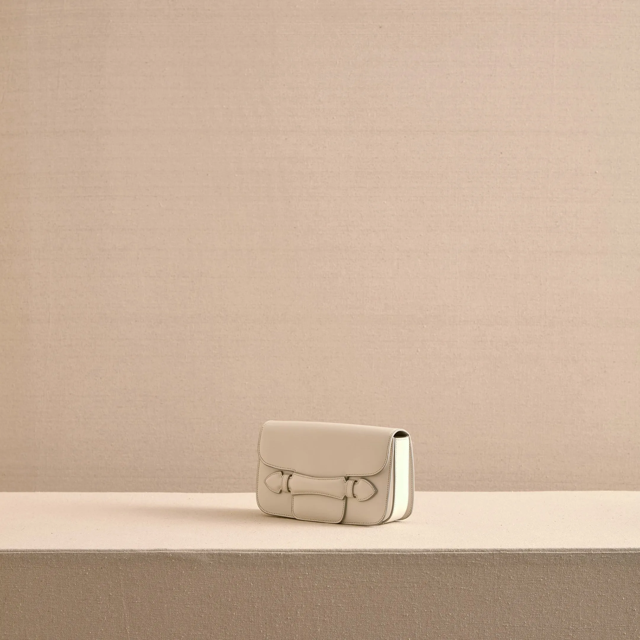 Romy Clutch in Ivory