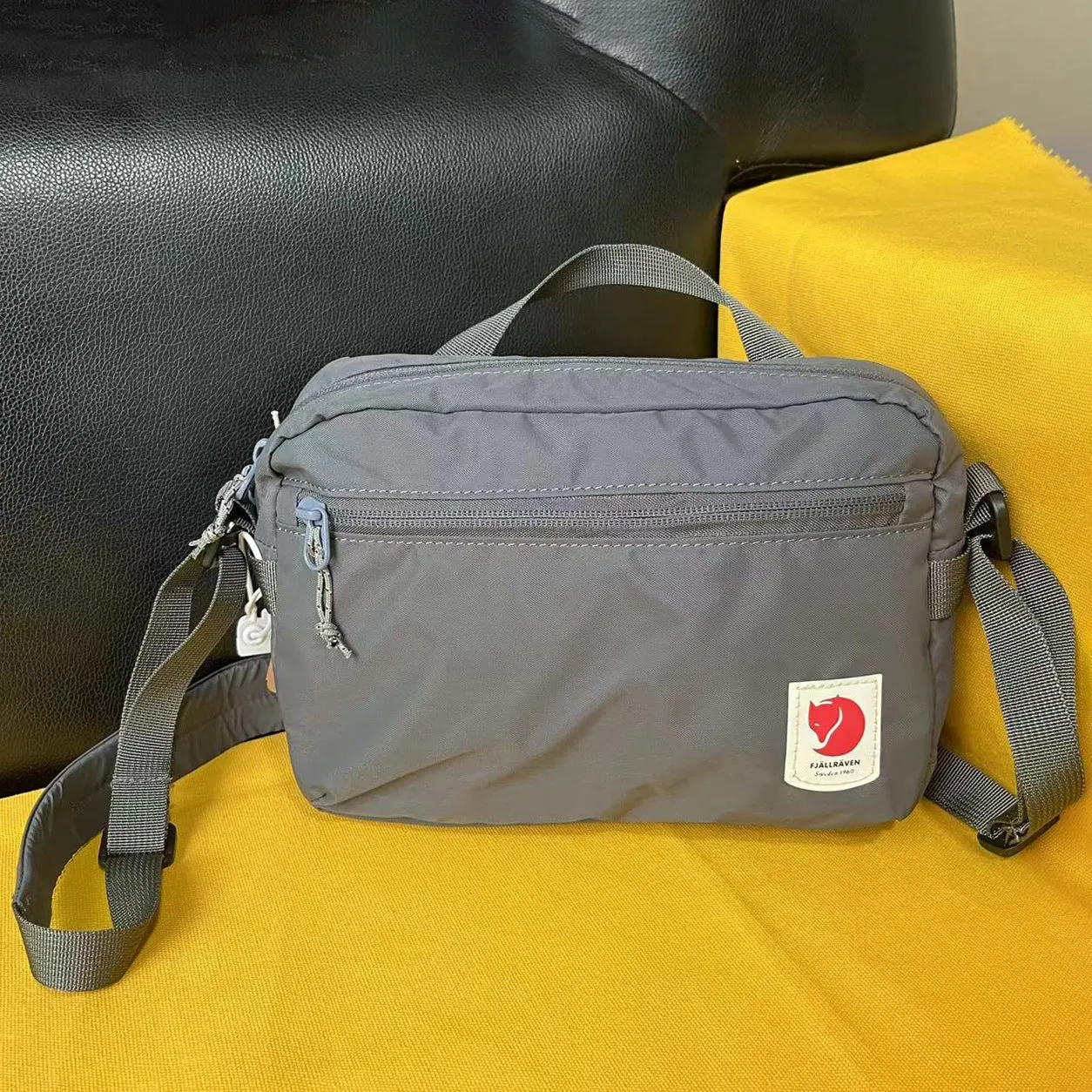 Wholesale Leisure travel bag outdoor portable shoulder waterproof cycling sports fitness portable messenger bag