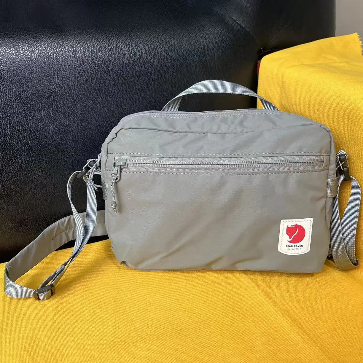 Wholesale Leisure travel bag outdoor portable shoulder waterproof cycling sports fitness portable messenger bag